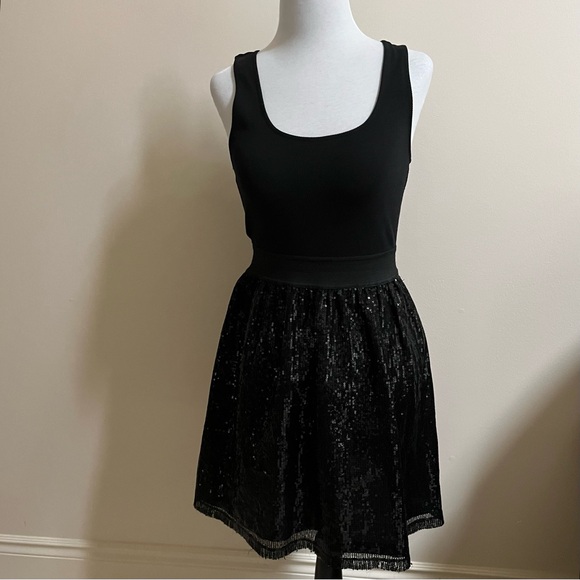 Romeo & Juliet Couture Tank/Sequin Dress~Size M - Picture 1 of 13